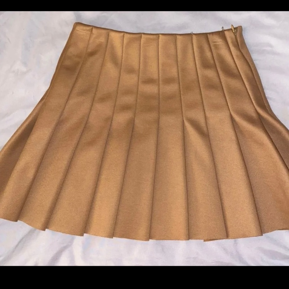 Pleated skirt
